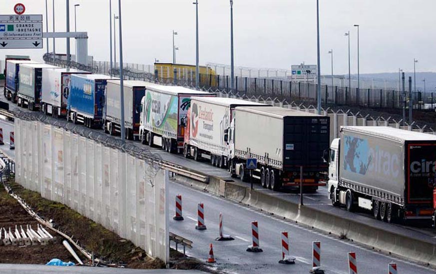 Grève du zèle des douaniers à Calais : la FNTR dénonce une gestion inadaptée de la crise
