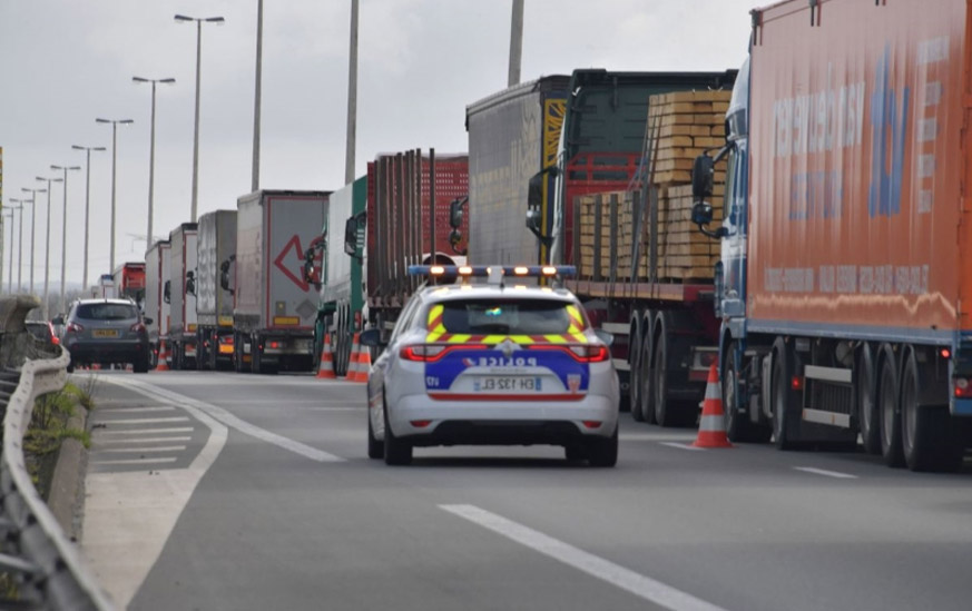 Pour la FNTR Pas-de-Calais, les transporteurs, pris en otage, n'en peuvent plus !