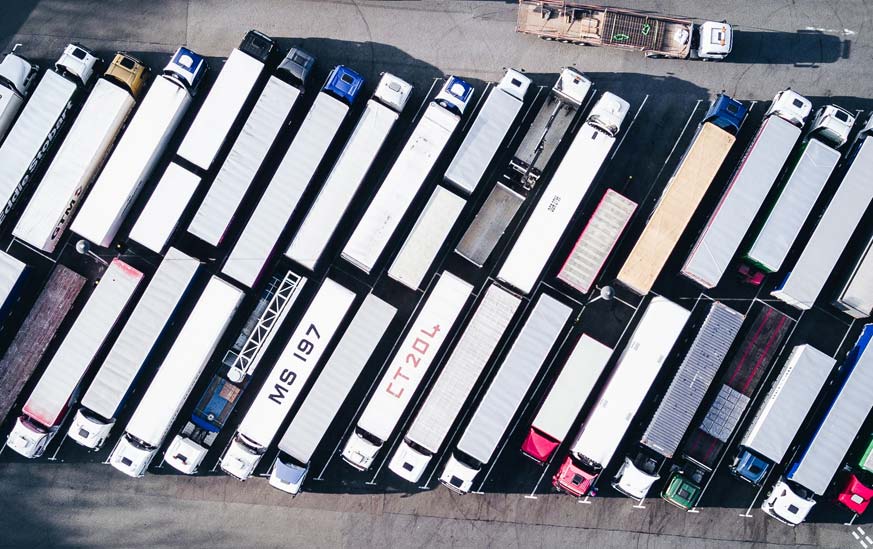Sécurité routière : la Commission européenne répond au besoin de parkings sécurisés pour les poids lourds