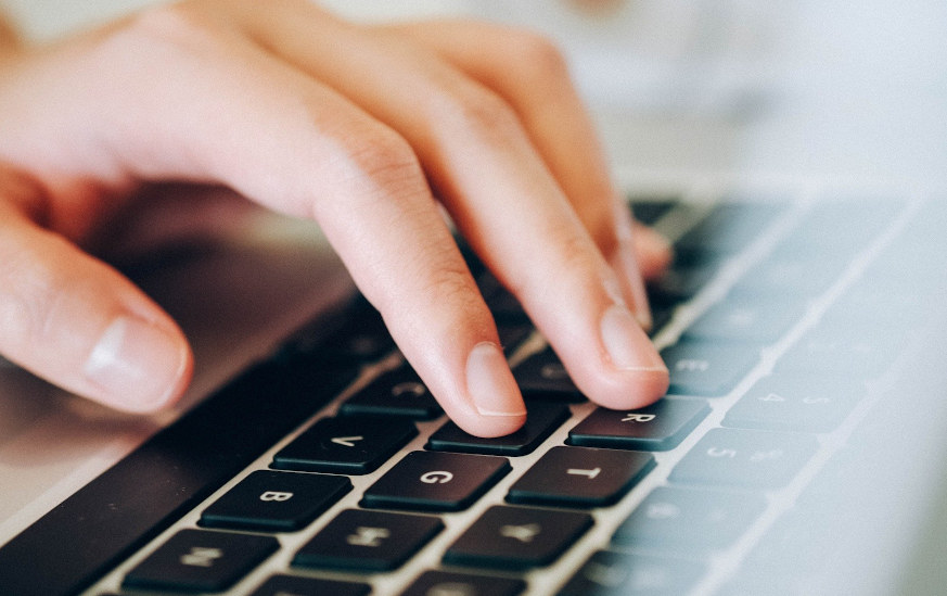 Lancement par les pouvoirs publics de plateformes en ligne pour les entreprises