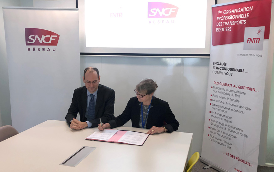 Sécurité routière aux passages à niveau : signature d’un partenariat entre SNCF Réseau et la Fédération Nationale des Transports Routiers